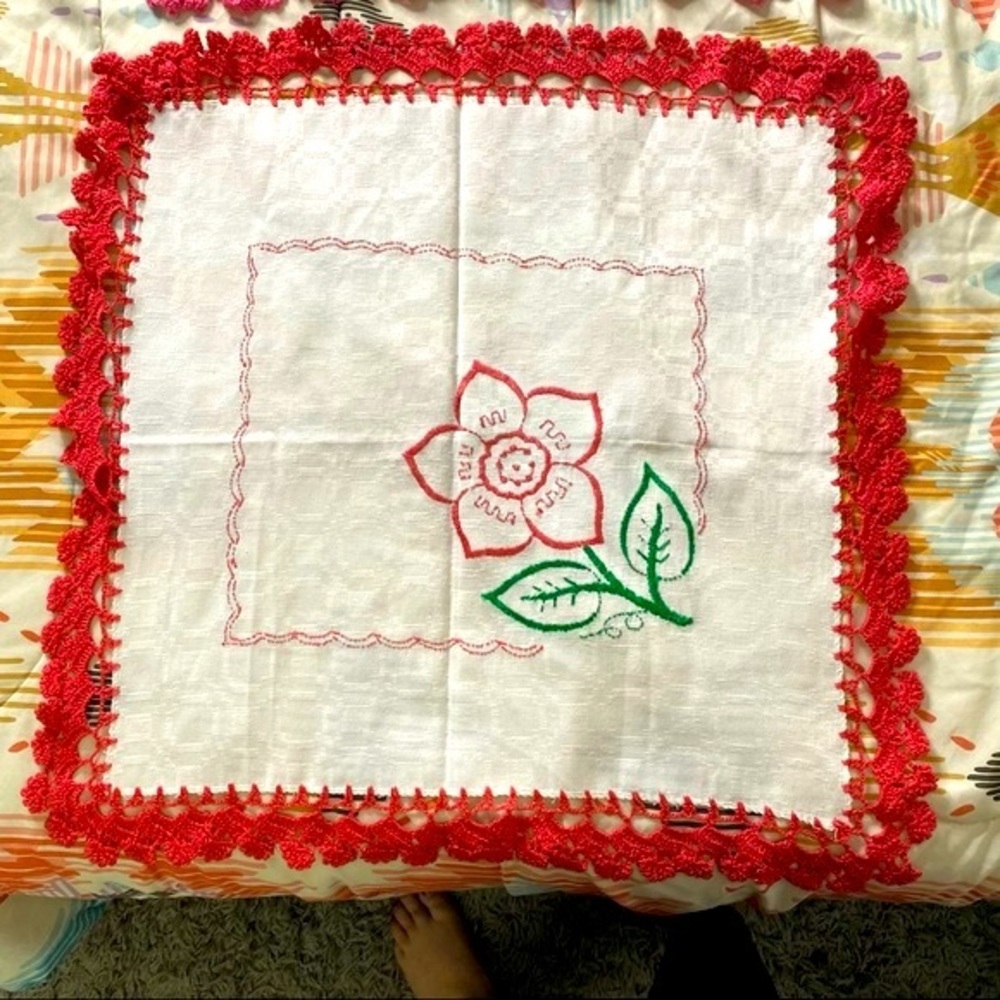 Embroidery Red Roses Table Cloths - Picture 4 of 4